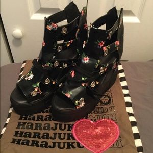 Bravo Floral platform sandal NWOT